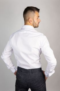 Elegantná biela slim fit košeľa